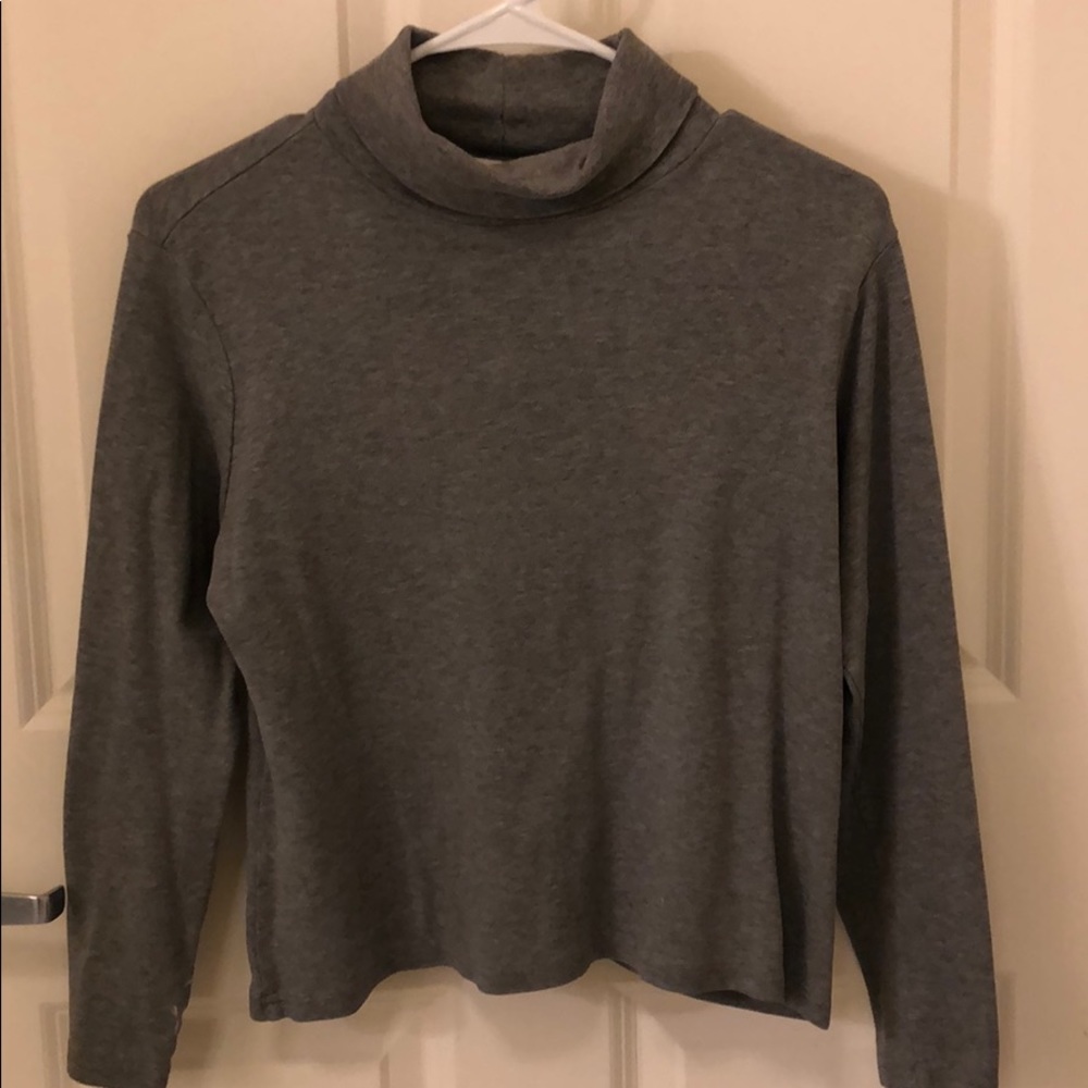 Grey crop turtle neck